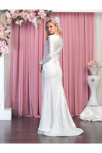 Load image into Gallery viewer, LA Merchandise LA1530B Wholesale V Neck Ivory Wedding Dress - - LA Merchandise