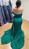 Load image into Gallery viewer, Terani Couture 252E5174 Clearance Hunter Green Size 6, 8, 14 Wholesale Fitted Evening Gown