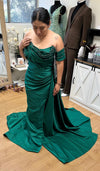 Load image into Gallery viewer, Terani Couture 252E5174 Clearance Hunter Green Size 6, 8, 14 Wholesale Fitted Evening Gown