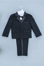 Load image into Gallery viewer, LA Merchandise LA8202 Classic Ring Boys 5 piece Black White Tuxedo - - Boys suits LA Merchandise